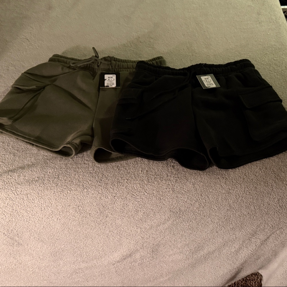 Set of Two Casual Shorts in Black and Olive